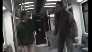 Bandyta zaatakował dziewczynę w metrze, to co zrobił pewien pasażer jest fenomen