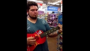 W sklepie wziął gitarę dla dzieci, a to, co stało się chwilę później, da się okr