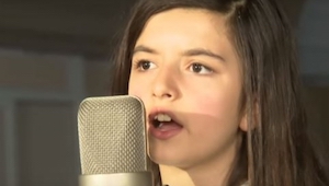 Bosa 10-latka zaczęła śpiewać w studio, gdy skończyła wszyscy byli pod wrażeniem