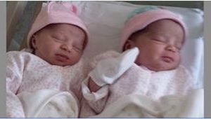 Urodziła dwie identyczne bliźniaczki, a przynajmniej tak myślała dopóki ich nie 