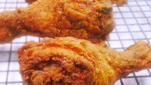 Znamy recepturę na kurczaka w panierce, jak z popularnych fast foodów, tylko bez