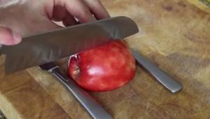 Sztuczka z jabłkiem, którą możesz zaskoczyć swoich gości podczas kolacji!