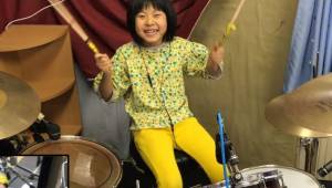 Ośmioletnia dziewczynka zachwyciła Roberta Planta idealnie grając piosenkę Led Z